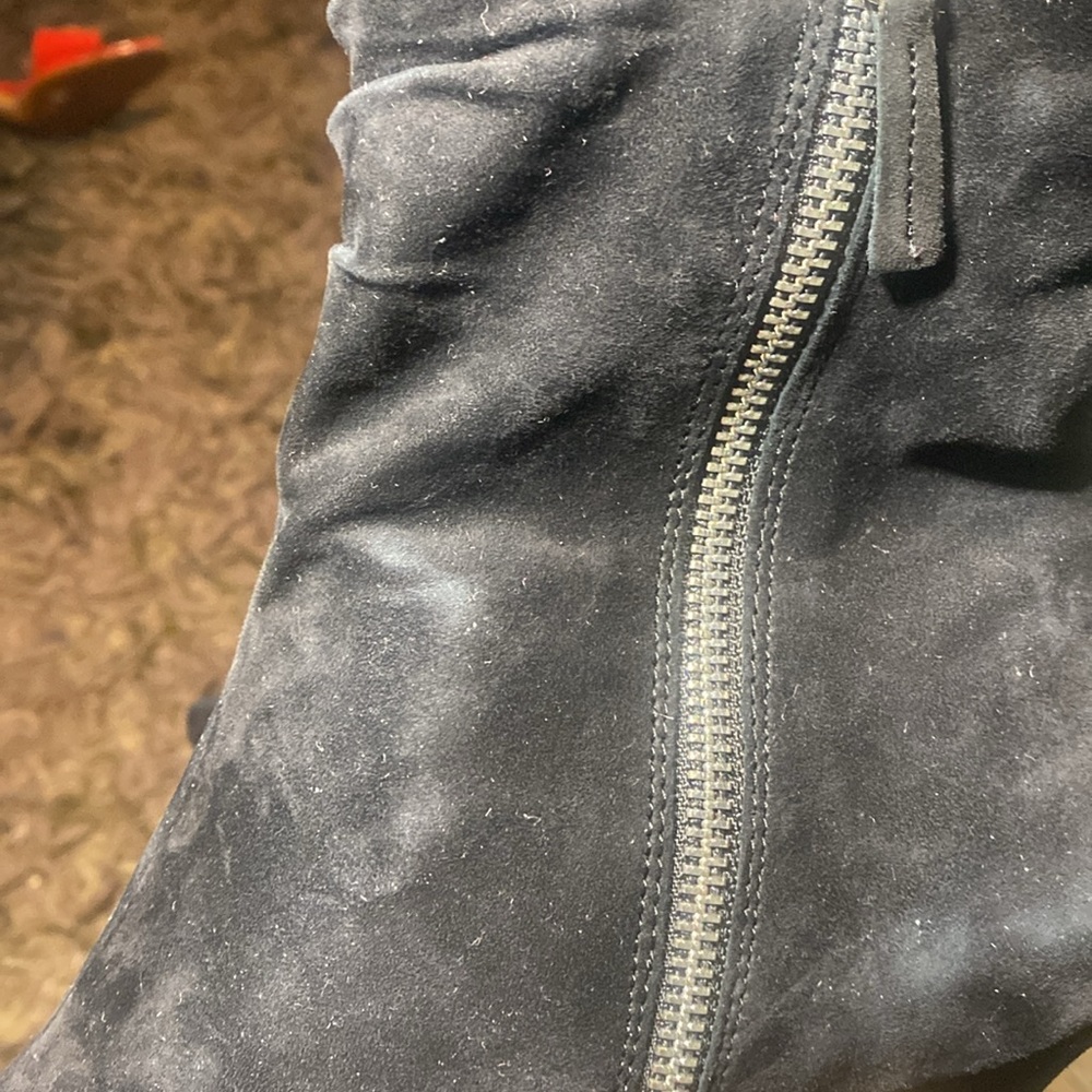 NWOT BLACK SUEDE BELLA VITA DANIELLE BOOTIES - Picture 14 of 16